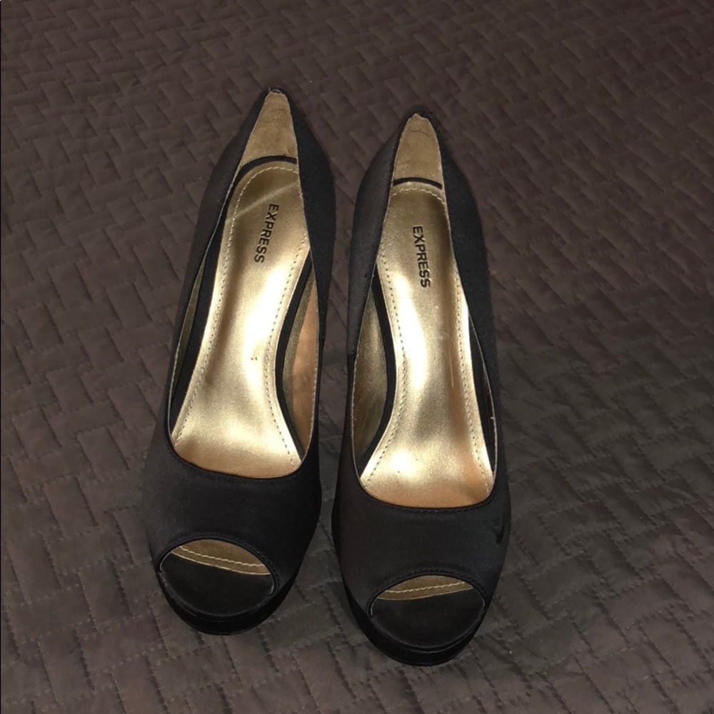 Express heels